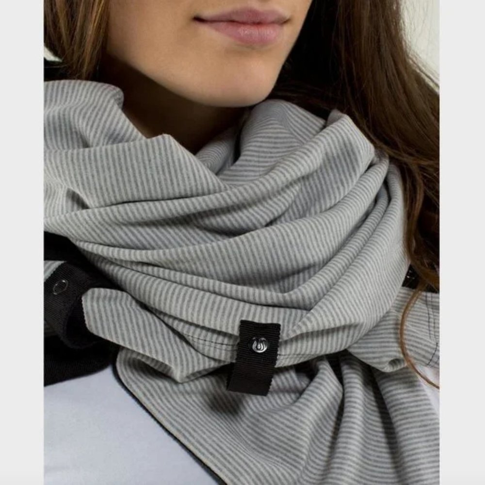 NWOT Vinyasa scarf hyper stripe white grey black